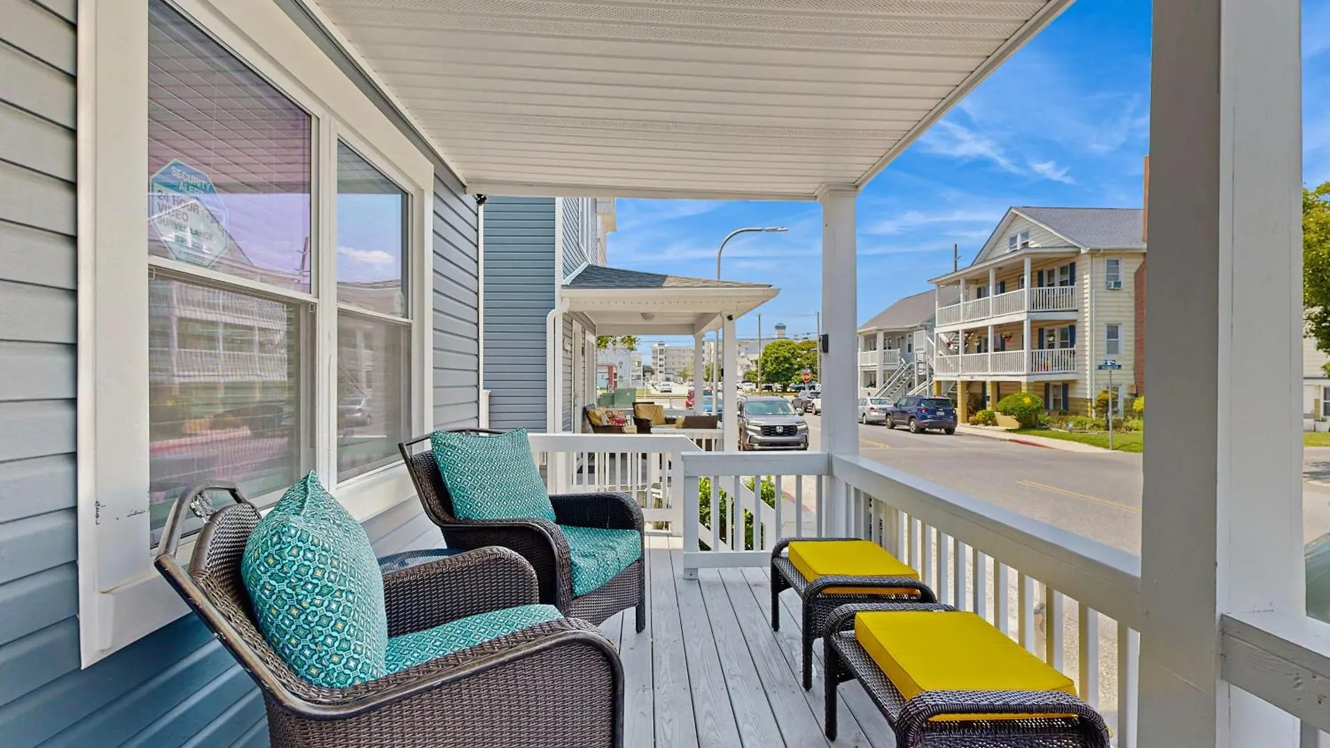 The Shore Cottage & Porch Life Ocean Stadt USA